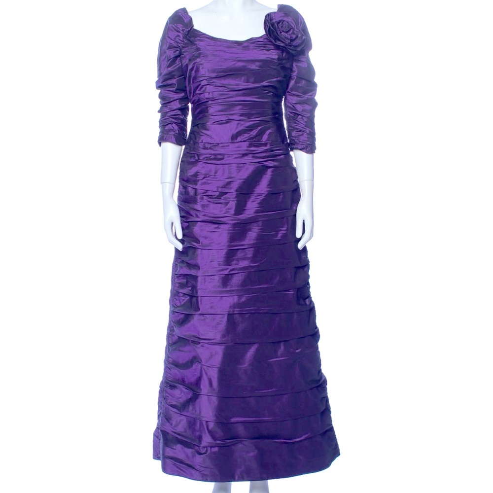 Rickie Freeman Teri Jon Vintage Silk ruched formal dress, purple, size 6P